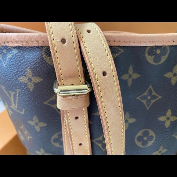 Authentic LOUIS VUITTON bucket bag - Picture 4 of 9